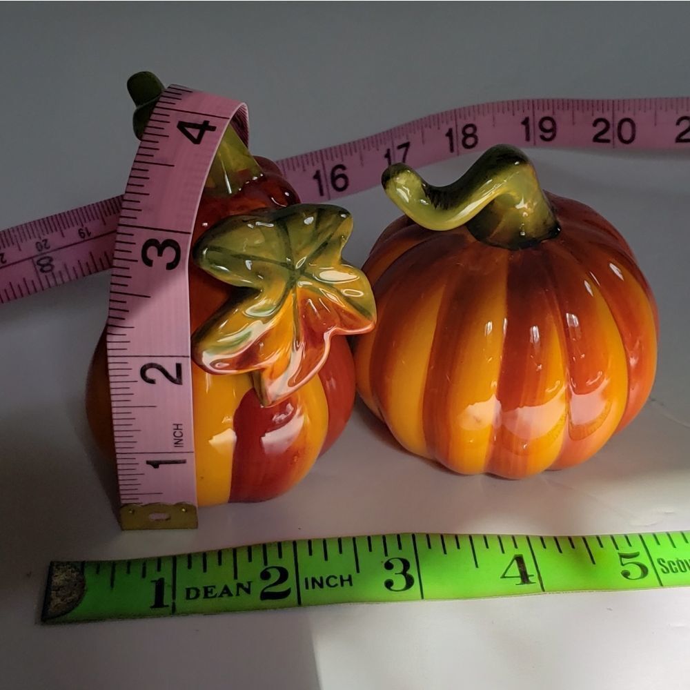 Pumpkin Salt & Pepper Set - Picture 8 of 8